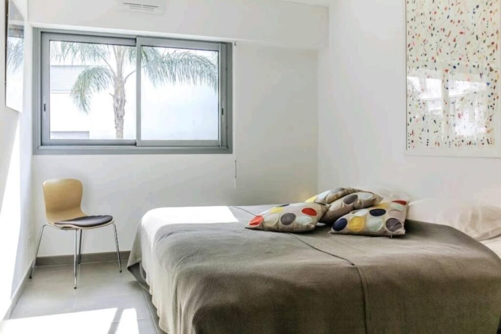 Le White Pearl : 4 Prs, Parking, Clim Apartment *
